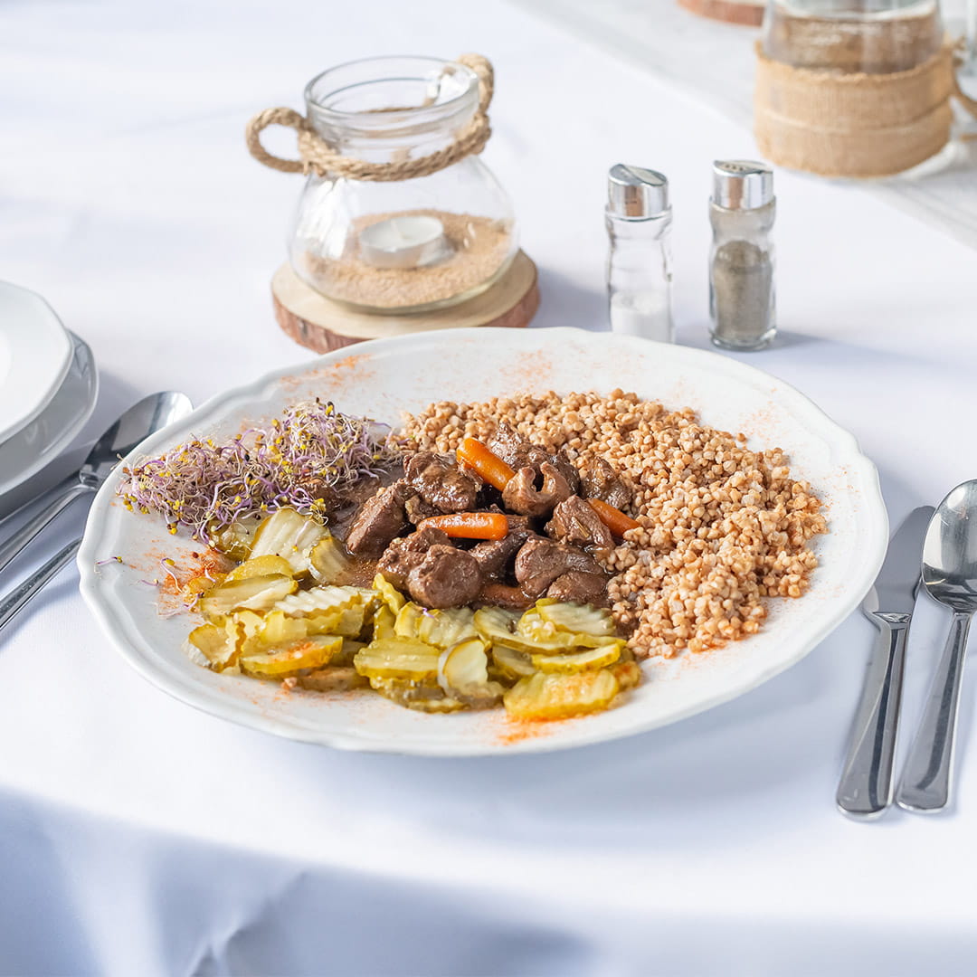 Dziki Dzik - dziczyzna w winie i grzybach