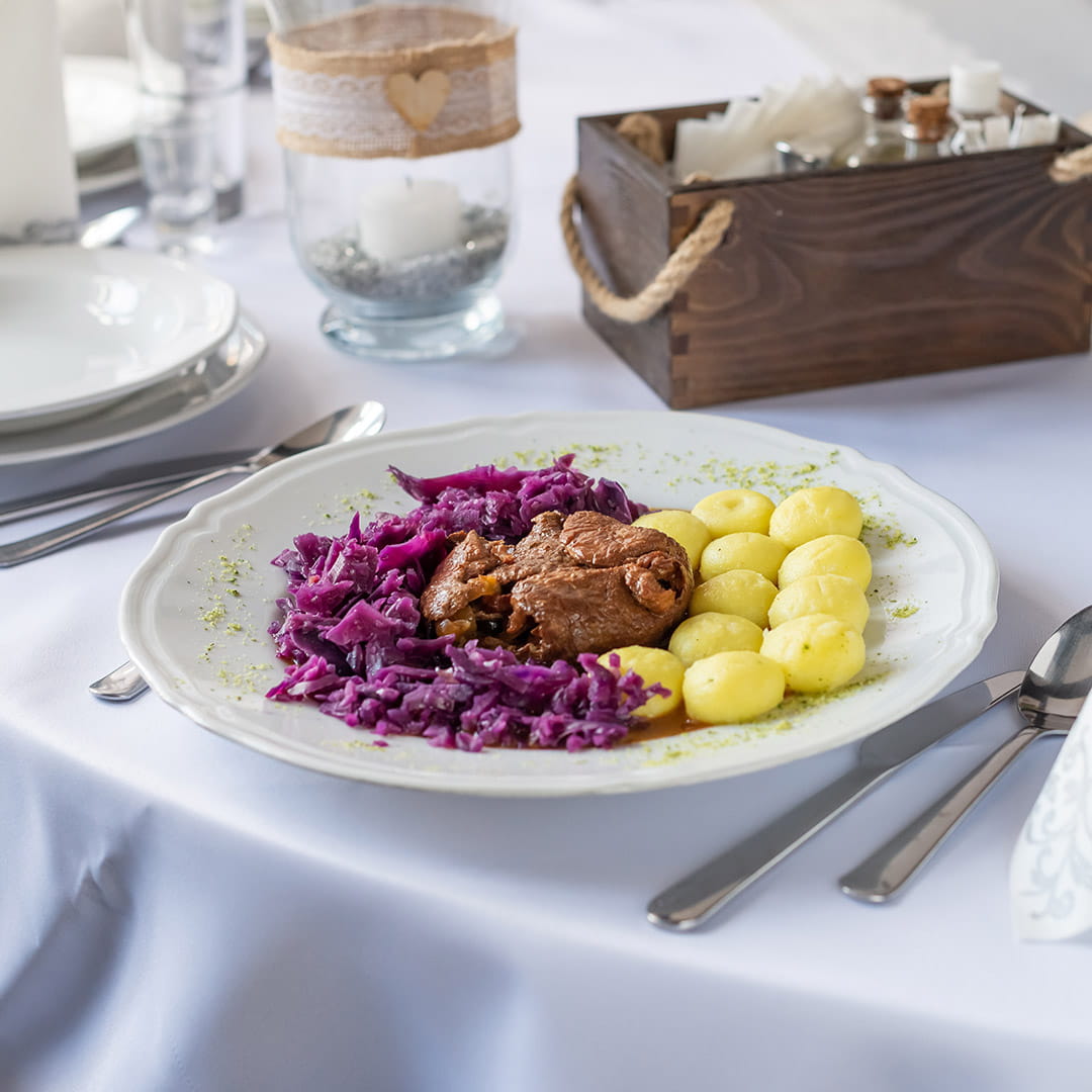 Śląska Królowa – rolada śląska w sosie pieczeniowym